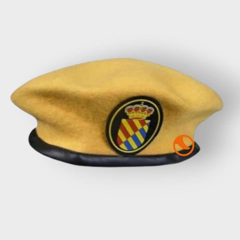Boina UME amarilla talla 56