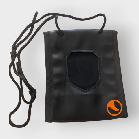 Porta placa colgar cuello Nidec